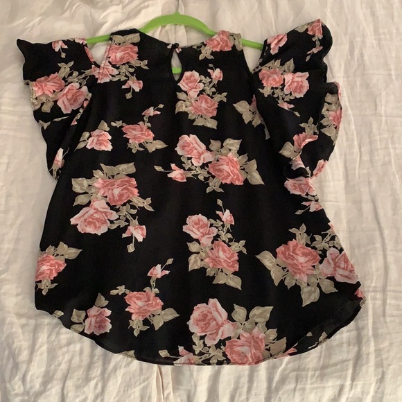 Cold shoulder flutter sleeve blouse - Picture 4 of 7